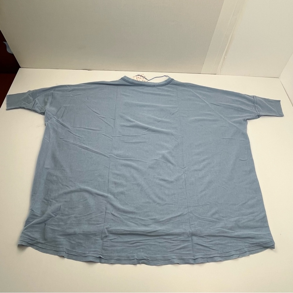 We The Free People Catch Waves Tee‎ Top Blue Dreamy Clouds Womens Size Small NEW - Picture 9 of 9